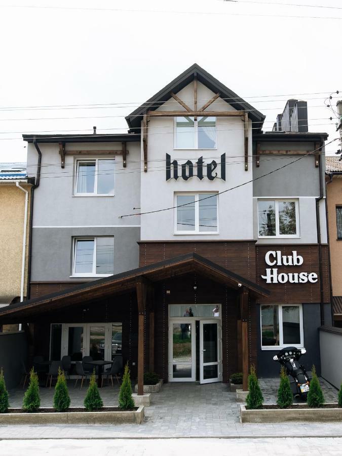 Clubhouse Hotel Ivano-Frankivsk Exterior photo